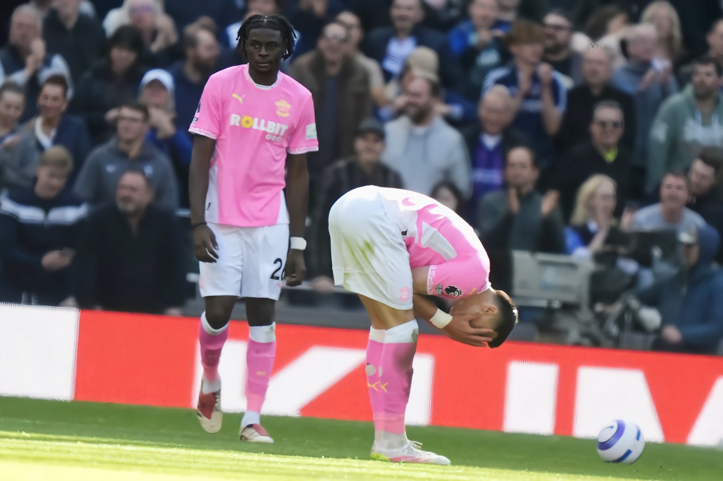 南安普顿主场大胜伯恩利,英超保级形势好转的简单介绍 南安普顿主场大胜伯恩利,英超保级形势好转的简单介绍