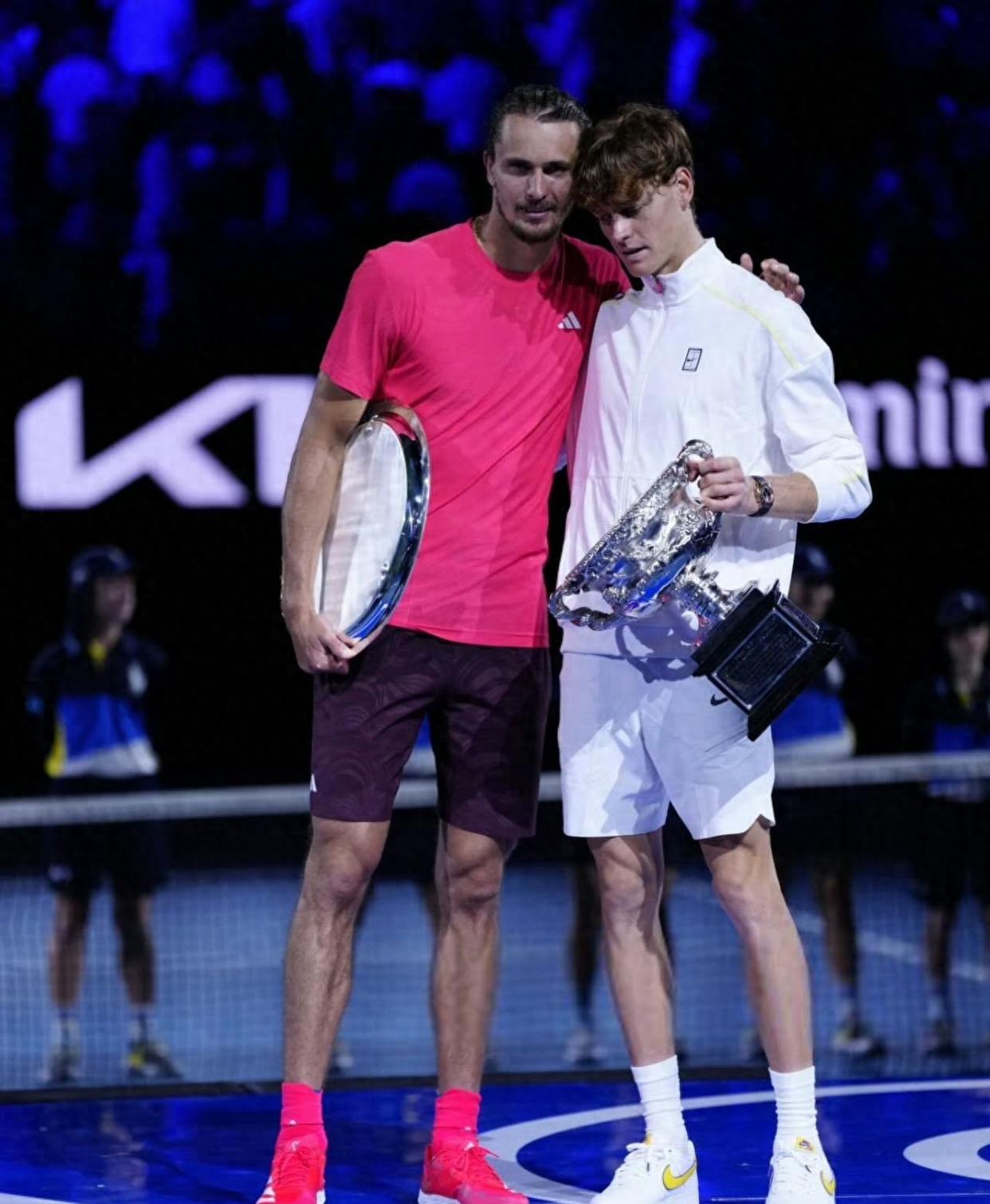 澳大利亚网球队险胜德国网球队，兹维列夫制霸全场的简单介绍