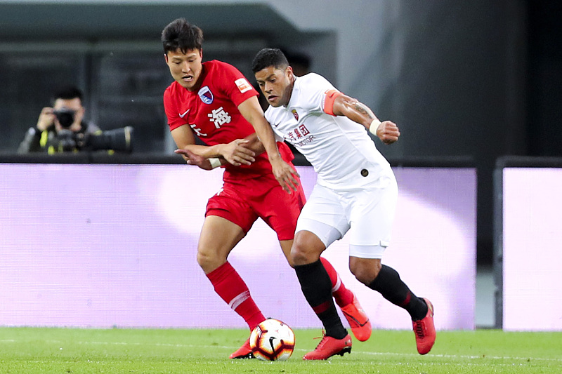 关于转会窗口春季开启，球队内矛盾浮出水面的信息