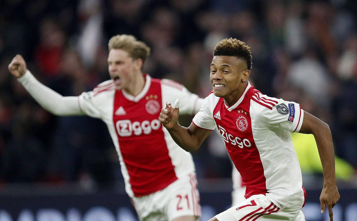 关于罗马惜败阿贾克斯，告别欧冠争夺的信息