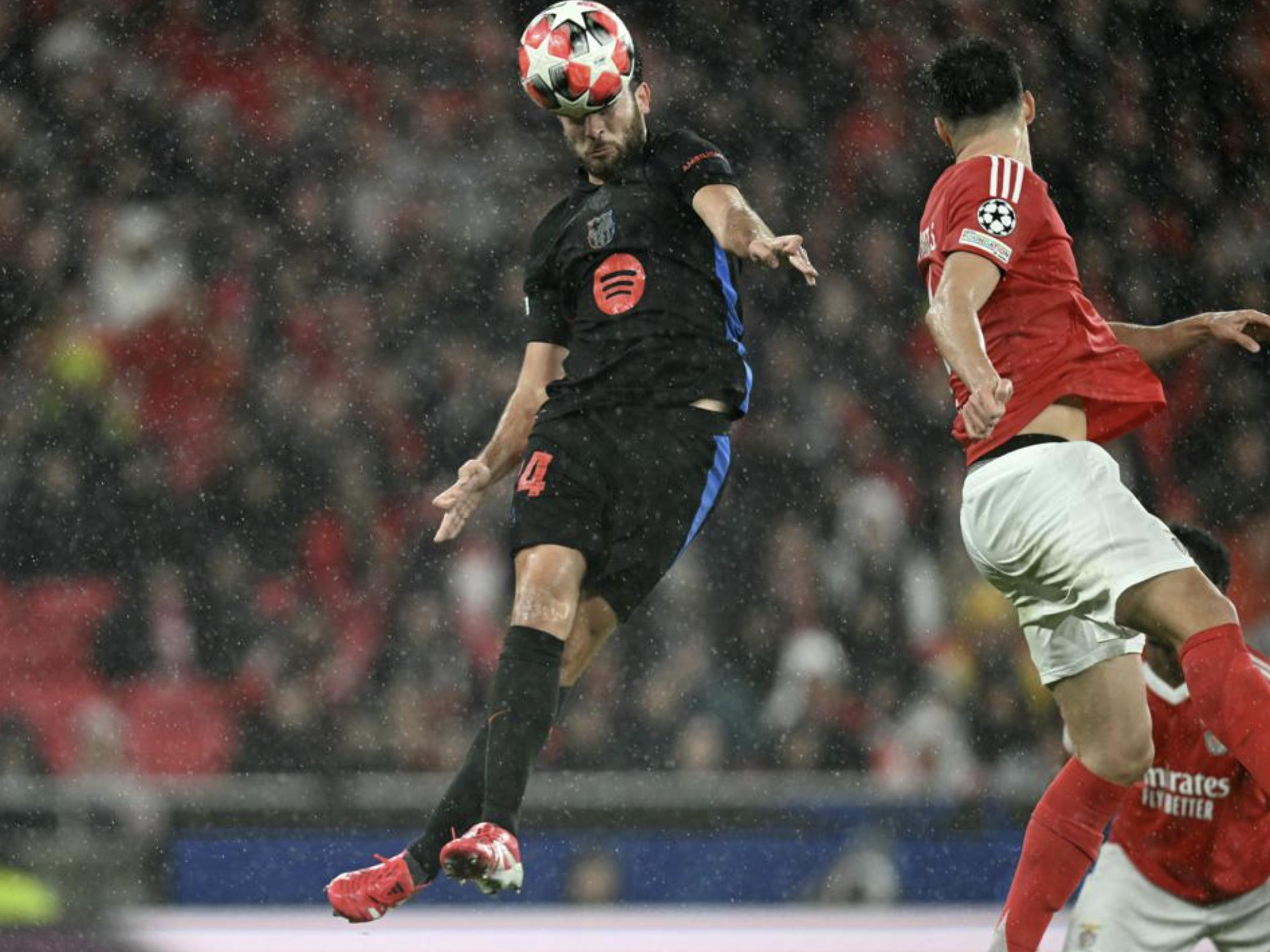 包含意大利爆冷土耳其，本泽马关键制胜的词条