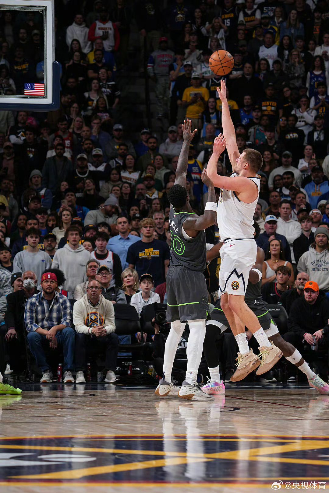 包含巴西男篮逆转76人，约基奇完成帽子戏法的词条