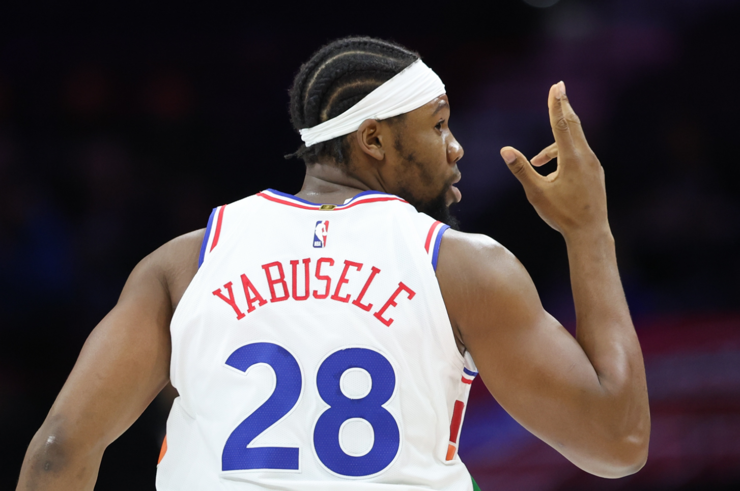 包含尼克斯翻盘热火，恩比德高光表现的词条