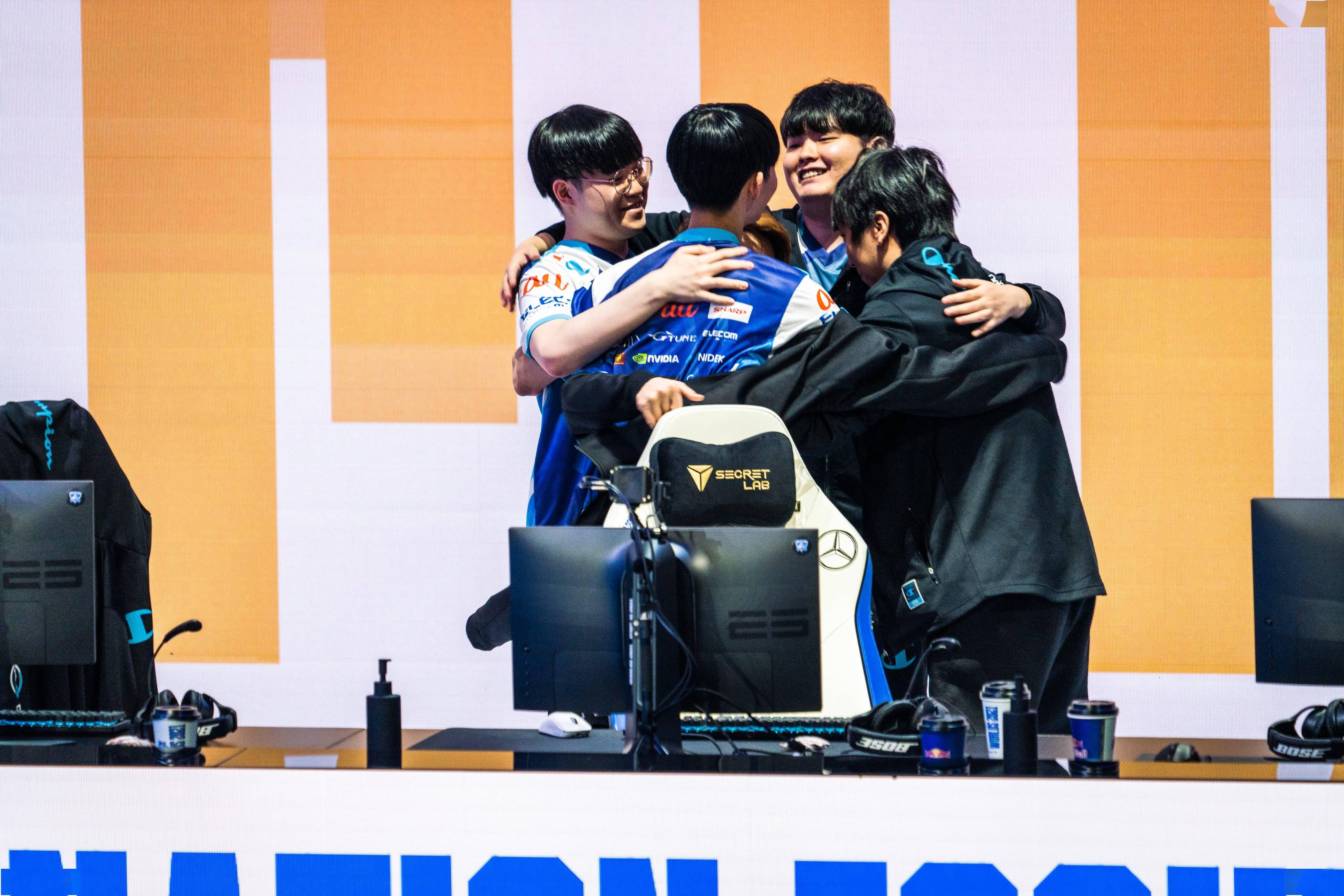 关于HLE碾压DFM，Ssumday统治全场的信息