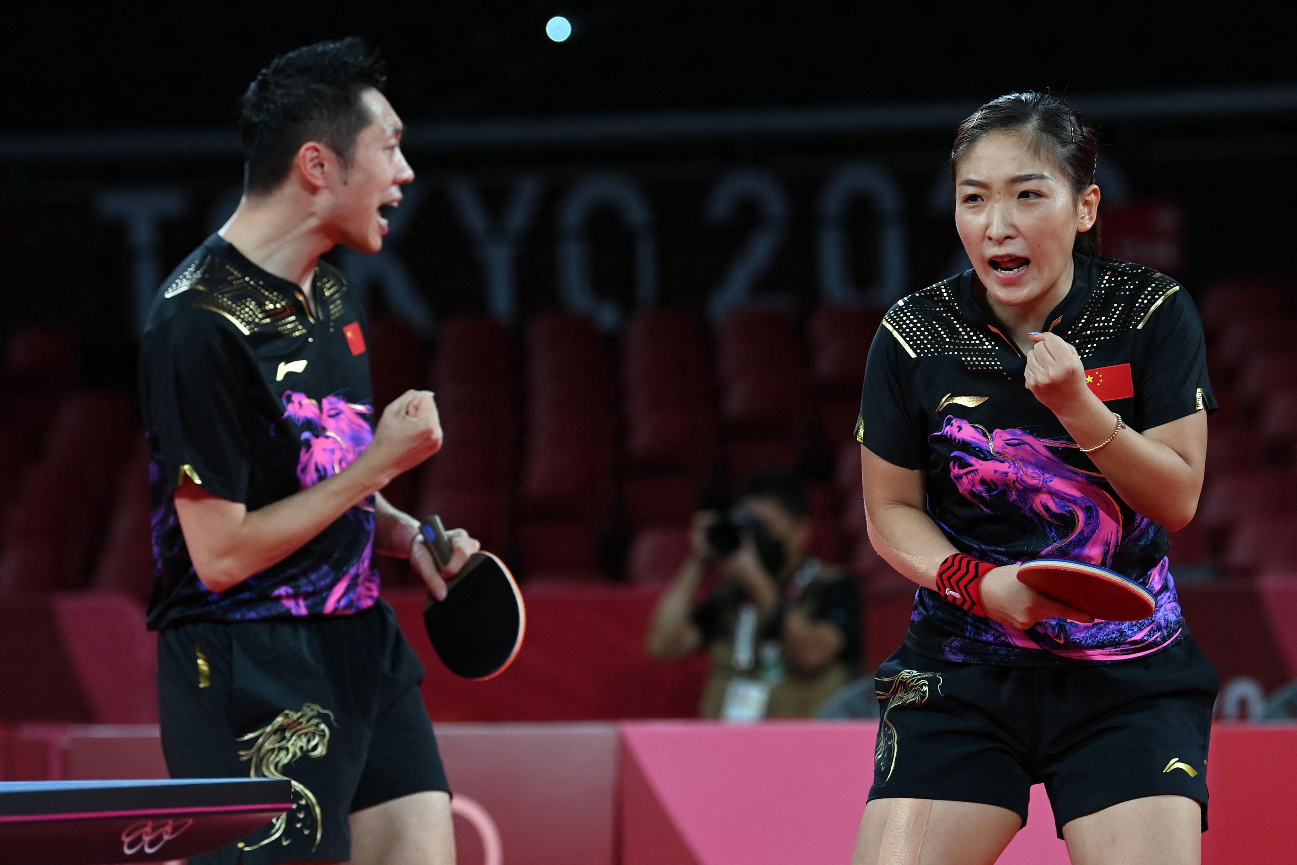 包含瑞典乒乓球队完胜德国乒乓球队，许昕统治全场的词条