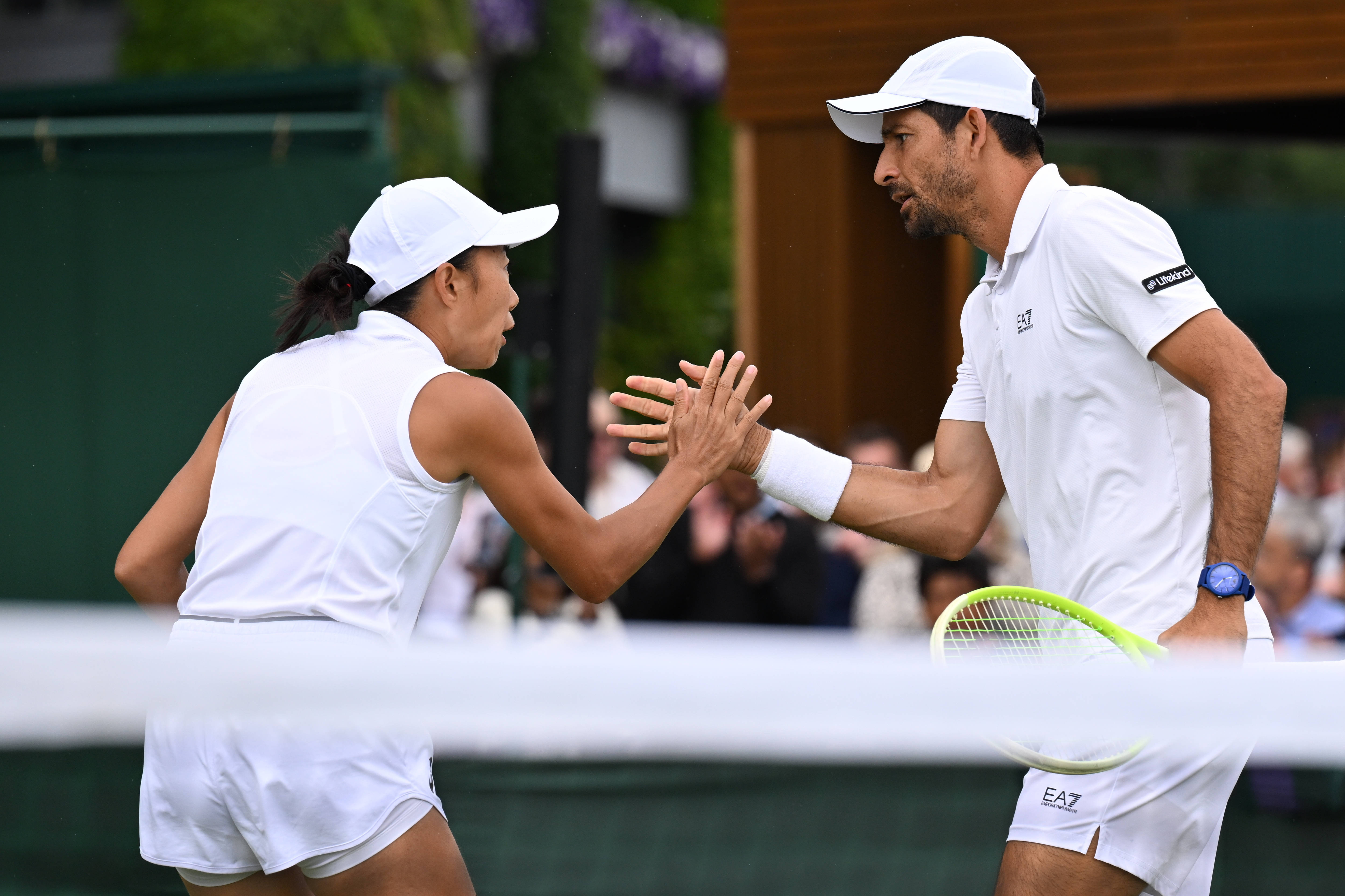 澳大利亚网球队爆冷英国网球队，瓦林卡三分雨点燃全场的简单介绍