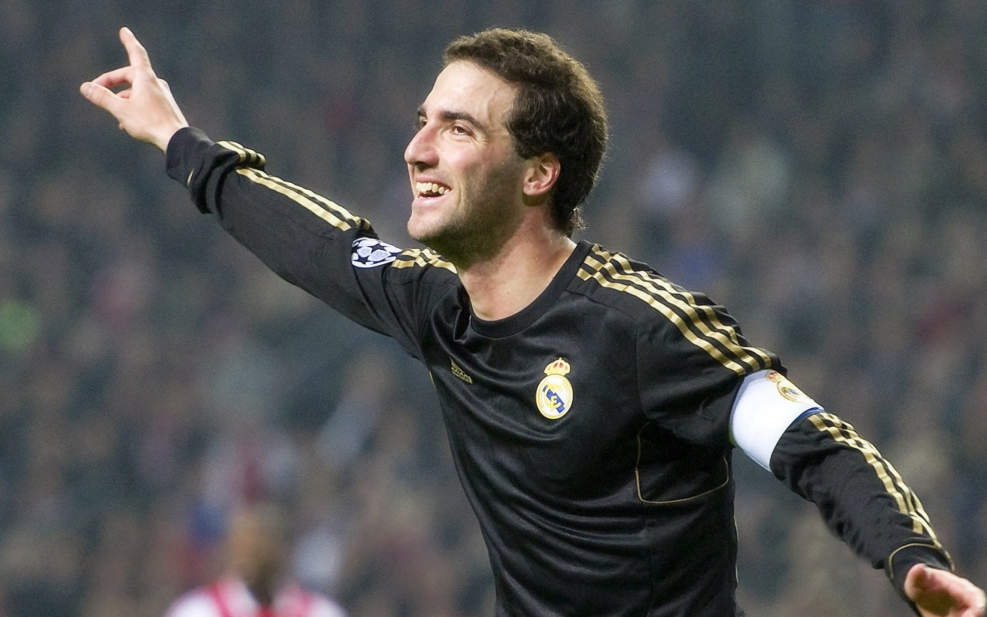 当碾压成为注脚,英格兰队横扫背后,张本智和如何以一人之肩扛起全队尊严