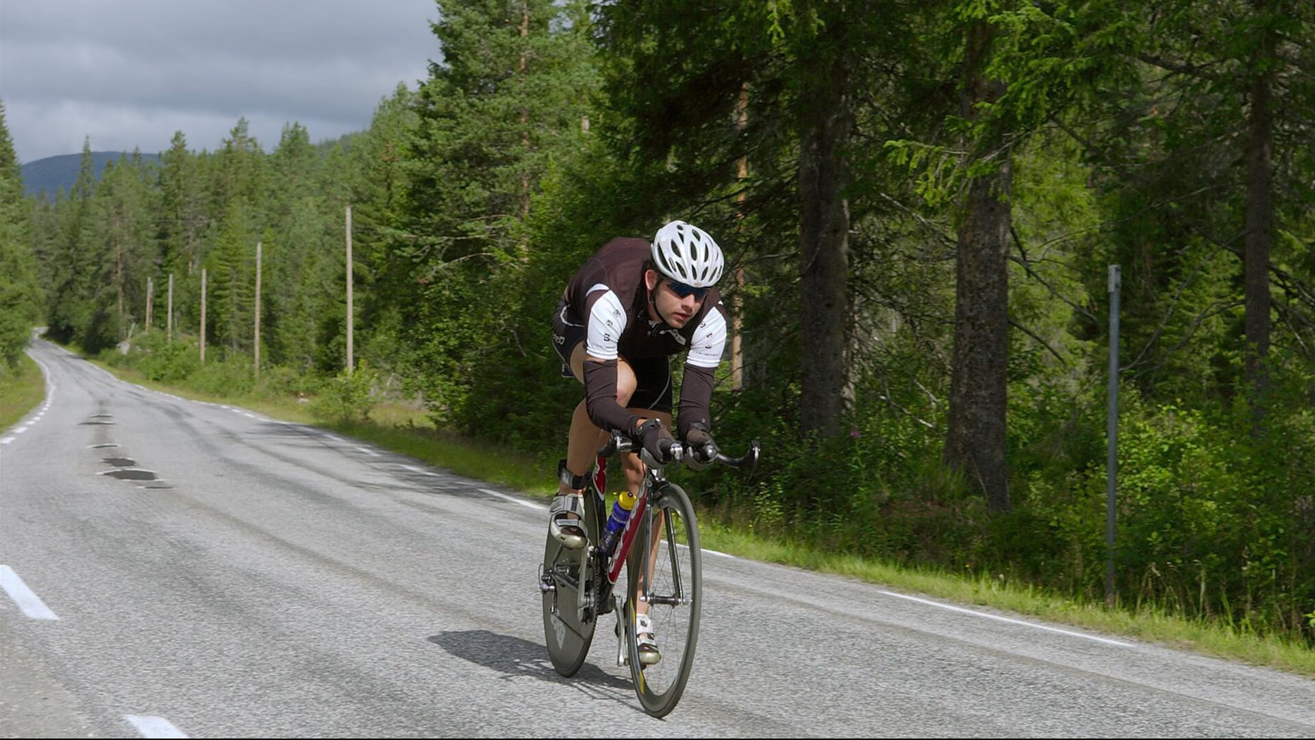 火箭轻取辽宁队,麦科勒姆关键制胜,一场战术与意志的较量